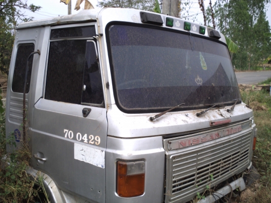 ขายหัวรถ NISSAN  UD  3 ใบปัด