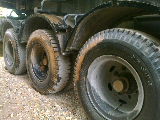 เซมิดั้มยาว12ม.3คานแท้ๆฝาข้างเรียบ คัสซีสวย ช่วงล่างสวย