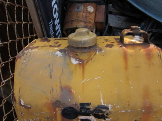 ขาย-ถังน้ำมัน+ถังไฮโดรลิค สำหรับรถแทรกเตอร์ D2-KOMATSU = 16,000 บาท ขาย-ถังน้ำมัน+ถังไฮโดรลิค สำหรับรถแทรกเตอร์ D2-KOMATSU = 16,000 บาท