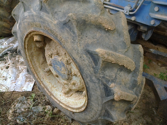 รถไถFORD6610 แท้ๆ คาราโร่ รถนอกนำเข้า2เพลาแท้ เล่มทะเบียนพร้อม รถไถFORD6610 แท้ๆ คาราโร่ รถนอกนำเข้า2เพลาแท้ เล่มทะเบียนพร้อม