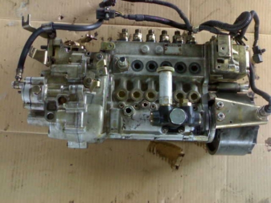 ต้องการซื้อปั๊มแถวโซล่าใส่ 6HK1-4 เป้นของ 6M61 หรือ 6HH 260 แรง