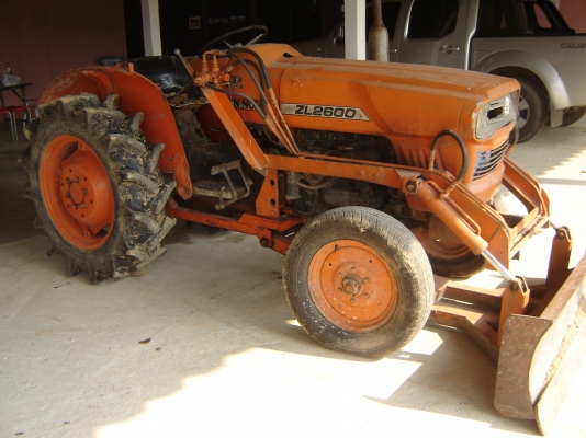 รถไถคูโบต้า26แรง พร้อมใบดันหน้า