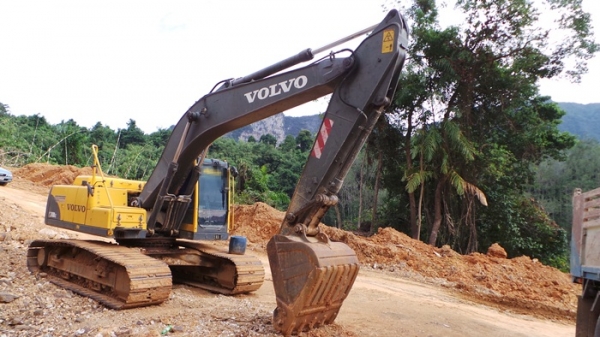 VOLVO  E210B  ช่วงลางดี  เอวดี  ปั้มดี  มีเล่มพร้อม