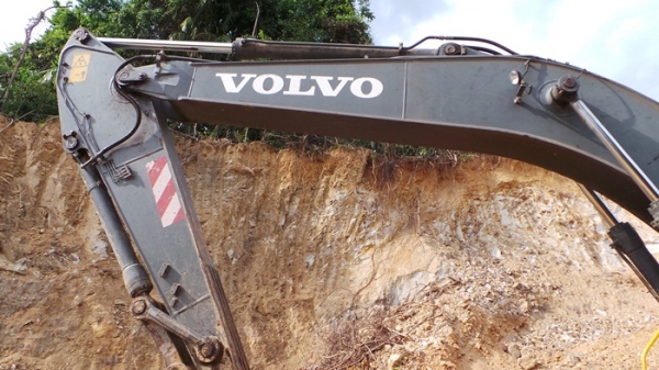 VOLVO  E210B  ช่วงลางดี  เอวดี  ปั้มดี  มีเล่มพร้อม
