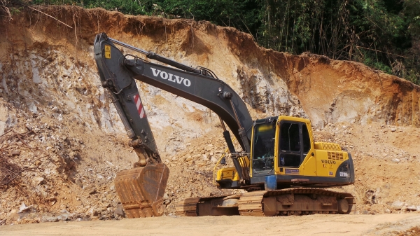 VOLVO  E210B  ช่วงลางดี  เอวดี  ปั้มดี  มีเล่มพร้อม