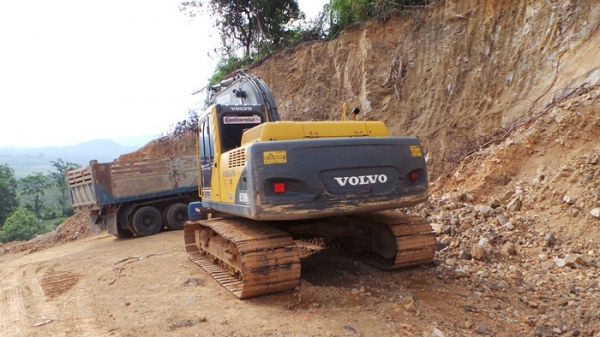 VOLVO  E210B  ช่วงลางดี  เอวดี  ปั้มดี  มีเล่มพร้อม