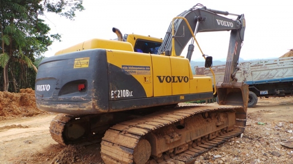 VOLVO  E210B  ช่วงลางดี  เอวดี  ปั้มดี  มีเล่มพร้อม