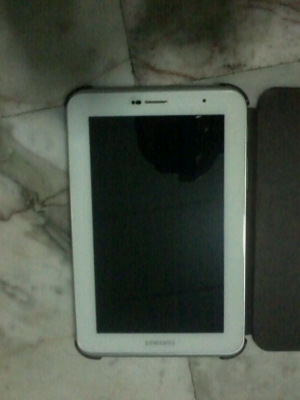 ขายsamsung tab 2   7.0 พร้อมอุปกรครบชุดครับเครื่องยังรับประกันอยู่นะครับ
