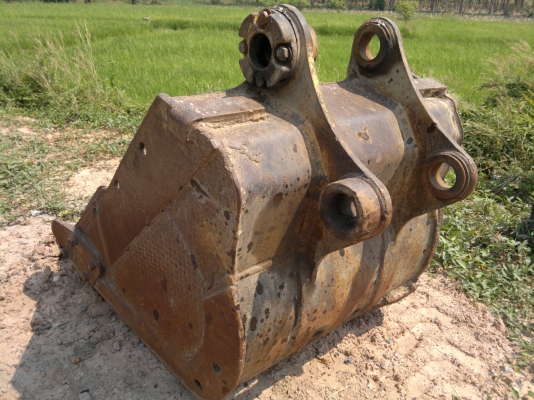 ขายบุ้งกี๋ KOMATSU PC 200-6