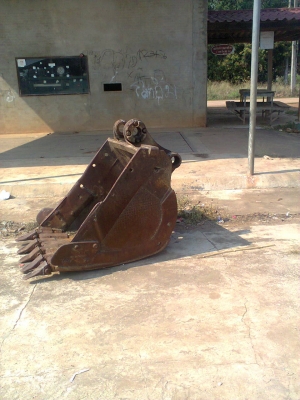 ขายบุ้งกี๋ KOMATSU PC 200-6