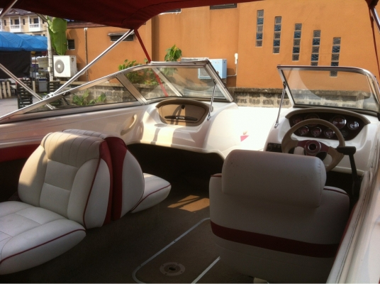 ขายเรือ chaparral 19ft ,volvo3.0L เรือสภาพสวยมากพร้อมเทลเลอร์นอก