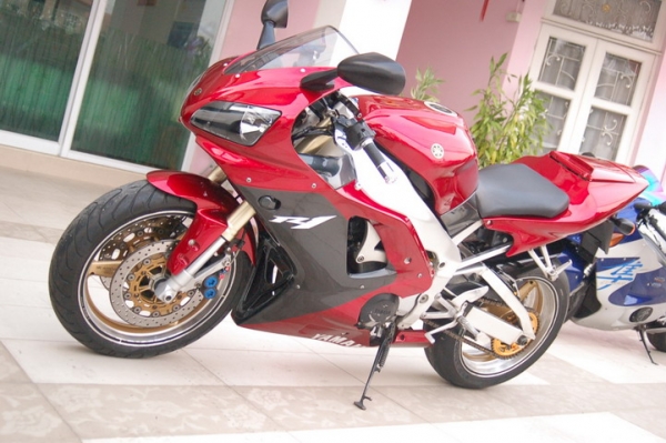 YAMAHA R1 THAILAND 1000cc พร้อมสรรพสามิตและของแต่ง สวยๆๆ