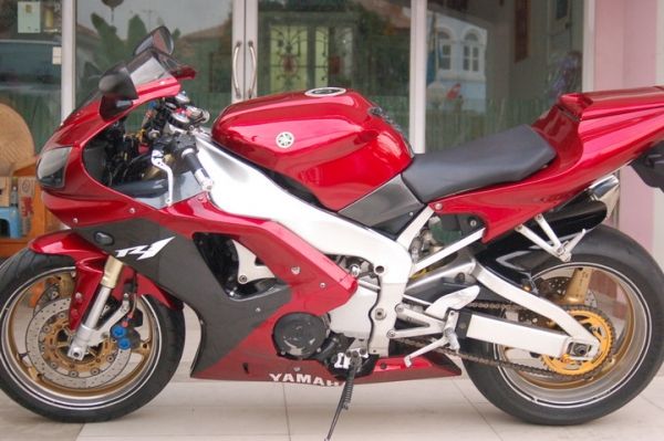 YAMAHA R1 THAILAND 1000cc พร้อมสรรพสามิตและของแต่ง สวยๆๆ