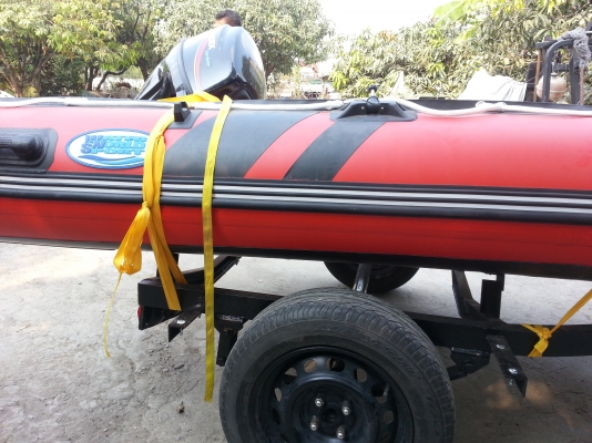 ขายเรือยางพร้อมเครื่องและที่ลากถูกๆครับ ขายเรือยางพร้อมเครื่องและที่ลากถูกๆครับ
