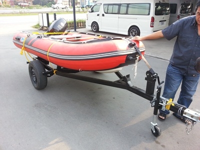 ขายเรือยางพร้อมเครื่องและที่ลากถูกๆครับ ขายเรือยางพร้อมเครื่องและที่ลากถูกๆครับ