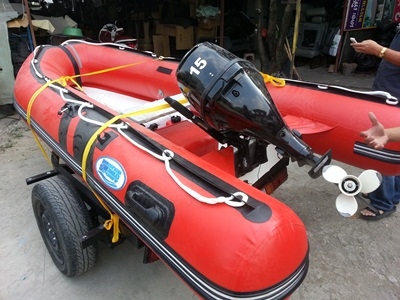 ขายเรือยางพร้อมเครื่องและที่ลากถูกๆครับ ขายเรือยางพร้อมเครื่องและที่ลากถูกๆครับ