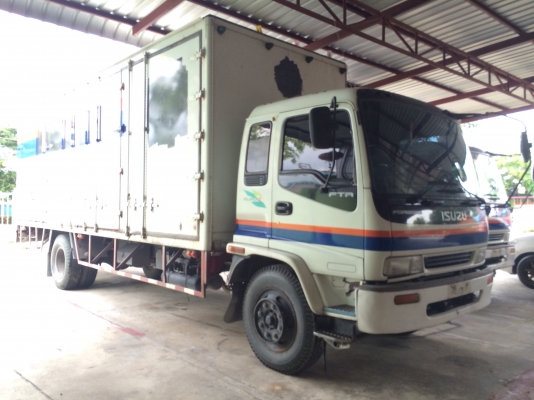 ขายตู้ 10บาน_ไม่มีเสากลางครับ ยาว7เมตร30--สูง2.40เมตร