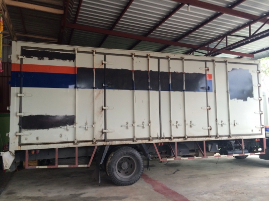 ขายตู้ 10บาน_ไม่มีเสากลางครับ ยาว7เมตร30--สูง2.40เมตร