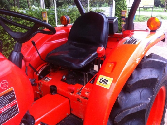ขายรถไถ Kubota L3608(4WD) พร้อมใบมีดและผานพรวนช้าง รถสวย พร้อมใช้งาน