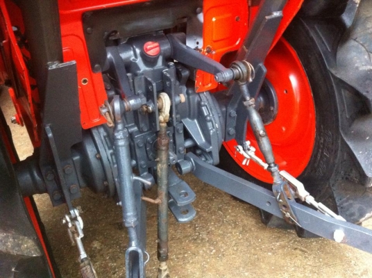 ขายรถไถ Kubota L3608(4WD) พร้อมใบมีดและผานพรวนช้าง รถสวย พร้อมใช้งาน