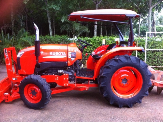ขายรถไถ Kubota L4708(4WD) พร้อมใบมีดและผานพรวนช้างDH246 พร้อมใช้งาน