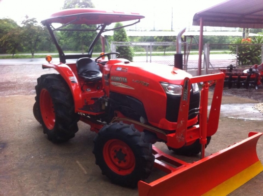 ขายรถไถ Kubota L4708(4WD) พร้อมใบมีดและผานพรวนช้างDH246 พร้อมใช้งาน