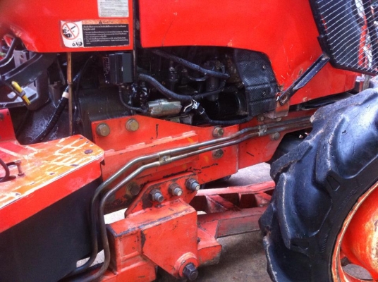 ขายรถไถ Kubota M7040 (4WD) พร้อมดันหน้า+ผานพรวนช้าง รถบ้าน เดิมๆ พร้อมใช้งานครับ ขายรถไถ Kubota M7040 (4WD) พร้อมดันหน้า+ผานพรวนช้าง รถบ้าน เดิมๆ พร้อมใช้งานครับ
