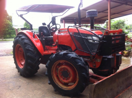 ขายรถไถ Kubota M7040 (4WD) พร้อมดันหน้า+ผานพรวนช้าง รถบ้าน เดิมๆ พร้อมใช้งานครับ ขายรถไถ Kubota M7040 (4WD) พร้อมดันหน้า+ผานพรวนช้าง รถบ้าน เดิมๆ พร้อมใช้งานครับ
