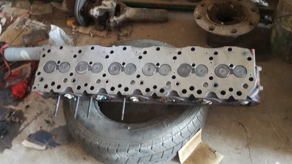 ขาย ฝาสูบ em100 หรือ m10c ครับ