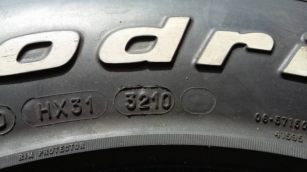 มียางมาขาย 1 ชุดครับ bf 265/70/16 ดอกเยอะ ลองดูครับ