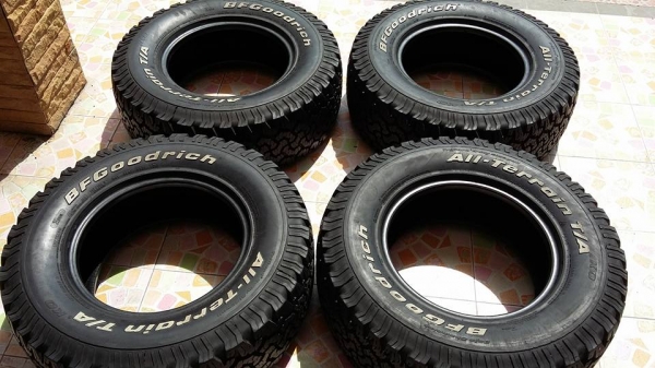 มียางมาขาย 1 ชุดครับ bf 265/70/16 ดอกเยอะ ลองดูครับ