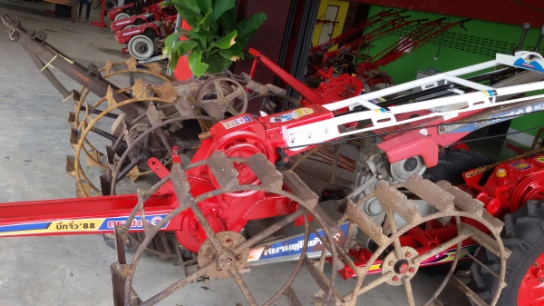 ขายโครงรถบิกจิ๋วครับ ราคา8500บาท มีล้ออยางหนึ่งคู่สนใจโทร0813655997อำพร พาเจริญ รถอยู่วังบัว อ คลองขลุง จกำแพงเพชร