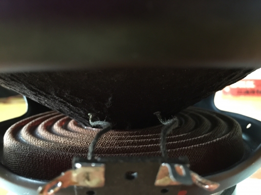 ขายลำโพงซับ JBL GT102 4 Ohm ของแท้ USA. ขายลำโพงซับ JBL GT102 4 Ohm ของแท้ USA.