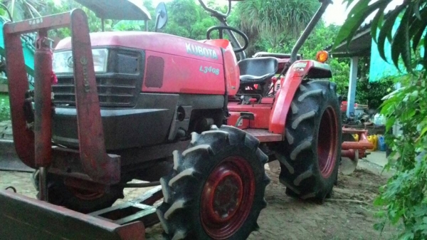 ขายรถไถ KUBOTA L3408 พร้อมอุปกรณ์หน้าหลัง ครบ  อ.แกลง จ.ระยอง สอบถาม 0818618678 id line =carbonthai