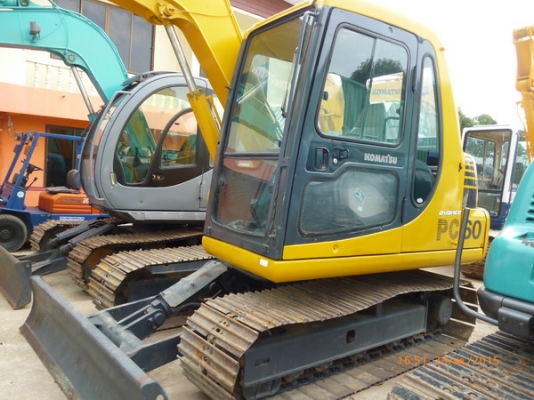 ขายรถขุด  KOMATSU PC60-7  มีหลายคัน