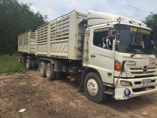 ขายดาวน์ 18 ล้อแม่ลูก 251 (260) แรง รถปี 2556 รถสวยเดิมๆยางสวย เหลือผ่อนงวด 30 งวด ไมล์ 220000 กม. ไม่เคยชนไม่เคยแกะ