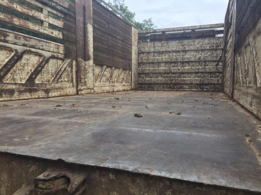 ขายดาวน์ 18 ล้อแม่ลูก 251 (260) แรง รถปี 2556 รถสวยเดิมๆยางสวย เหลือผ่อนงวด 30 งวด ไมล์ 220000 กม. ไม่เคยชนไม่เคยแกะ