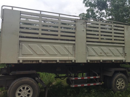 ขายดาวน์ 18 ล้อแม่ลูก 251 (260) แรง รถปี 2556 รถสวยเดิมๆยางสวย เหลือผ่อนงวด 30 งวด ไมล์ 220000 กม. ไม่เคยชนไม่เคยแกะ