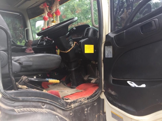 ขายดาวน์ 18 ล้อแม่ลูก 251 (260) แรง รถปี 2556 รถสวยเดิมๆยางสวย เหลือผ่อนงวด 30 งวด ไมล์ 220000 กม. ไม่เคยชนไม่เคยแกะ