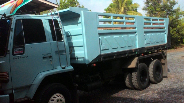 ขายดาวน์ 240 นางฟ้าแท้ตัวสุดท้ายปลายปี38 เครื่องเดิม มีระบบลากพ่วง สภาพสวย ราคา 1,190,000 บาท ขายดาวน์ 240 นางฟ้าแท้ตัวสุดท้ายปลายปี38 เครื่องเดิม มีระบบลากพ่วง สภาพสวย ราคา 1,190,000 บาท