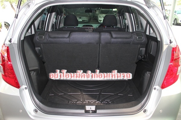 มือเดียว ไมล์น้อย 76,xxx ไม่แก๊ส Jazz 1.5 V(AS) ปี 2010