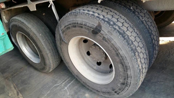 22 ล้อ แม่-ลูก 320 แรง แม่ดั้มเกษตร ลูกไม่ดั้ม รถปี 2547 สวย ยางสวย รถเดิมๆ