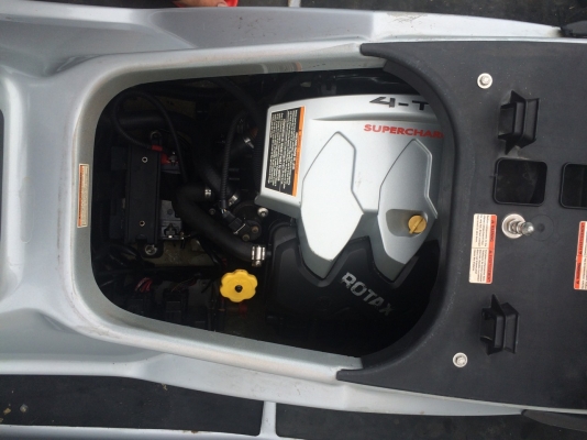 ขายเจ็็ทสกี Seadoo GTX  สี่จังหวะ Superchage สภาพดีพร้อมเล่น