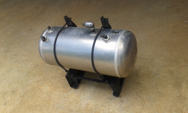 ขายถังลมแสตนเลสพร้อมขา