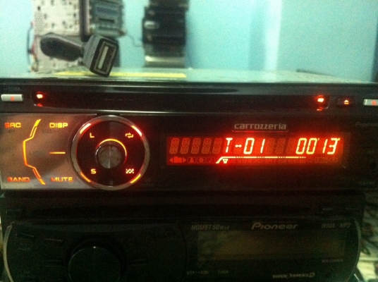 Pioneer DEH-P530 USB Ipod MP3 CD คุมกล่องCD 1ปรีเอ้า 1AUX ไฟ7สี มือ2 ญี่ปุ่น