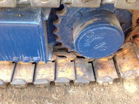 KOMATSU  30 - 5 ขนาด pc-30 รถเก่านอกมีเอกสารพร้อม เครื่อง 3 สูบ ( มีVDOให้ชม ) ติดต่อ 085-5632278 นายภานุกูล