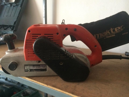 เครื่องขัดกระดาษทรายmaktec mt940