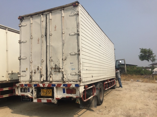 ขาวด่วนครับ HINO FF3H ตู้ 3 บาน พร้อมใช้งานครับ มี 2 คัน