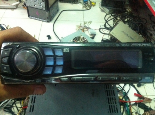 Alpine CDA-9857Ji 24Bit MP3 CD AUX คุมกล่องCD ปรีเอ้า3ชุด มือ2 ญี่ปุ่น