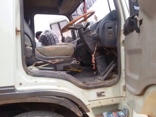 ขายรถบรรทุกสิบล้อดัมพ์ Hino 3M เครื่องเดิม 240 แรง 2 เพลา ปี 39 ยางดี แชสซีสวยไม่ผุ ทะเบียนพร้อม ขายรถบรรทุกสิบล้อดัมพ์ Hino 3M เครื่องเดิม 240 แรง 2 เพลา ปี 39 ยางดี แชสซีสวยไม่ผุ ทะเบียนพร้อม